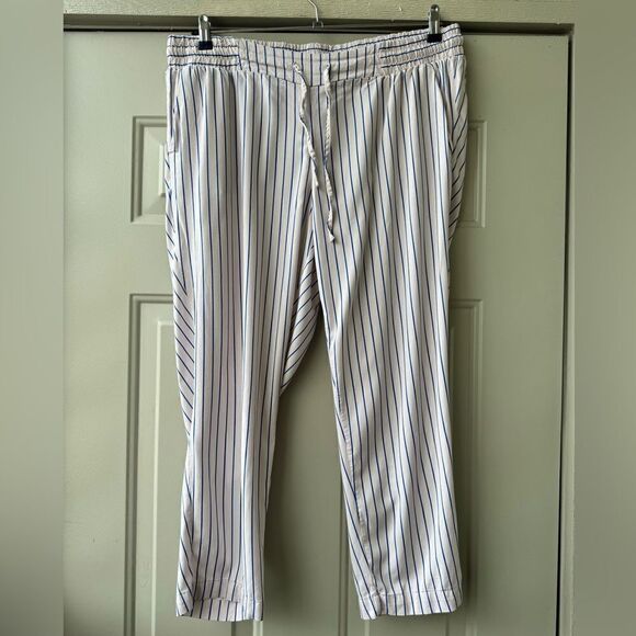 Torrid Relaxed Taper Stretch Challis High-Rise Tie-Front Pant Size 1 - Picture 3 of 9